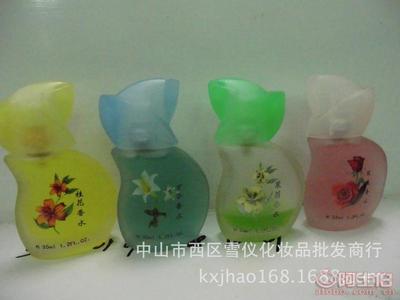 【瀾婷百合茉莉玖瑰桂花香水香型持久耐香一件代發廠家正品批發中樣】中山市西區雪儀化妝品批發商行 - 產品庫