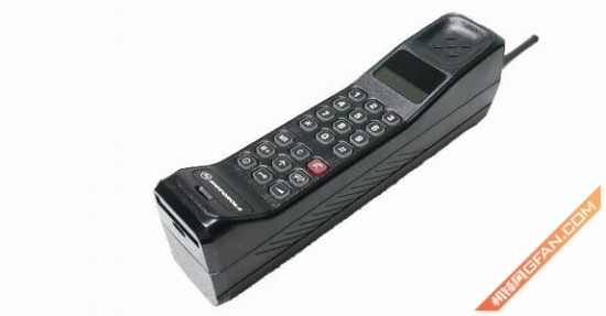 從奢侈品到消費(fèi)電子產(chǎn)品 手機(jī)發(fā)展歷史回顧|摩托羅拉|愛立信|iPhone_手機(jī)_新浪科技_新浪網(wǎng)